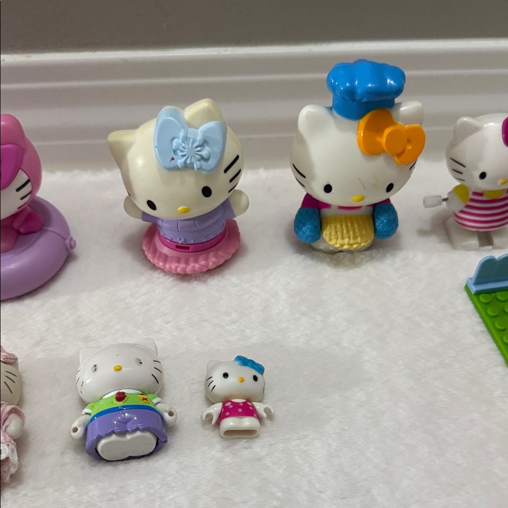Hello Kitty Set - Picture 3 of 5